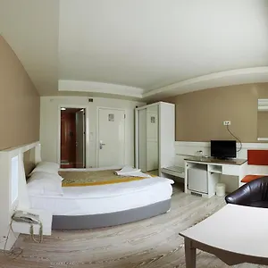 grand-as-hotel.istanbul-turkeyhotels.com/